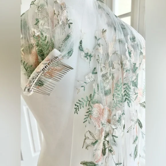 Embroidered Veil - Pink Rose on White Tulle - 118inches - Picture 8 of 12